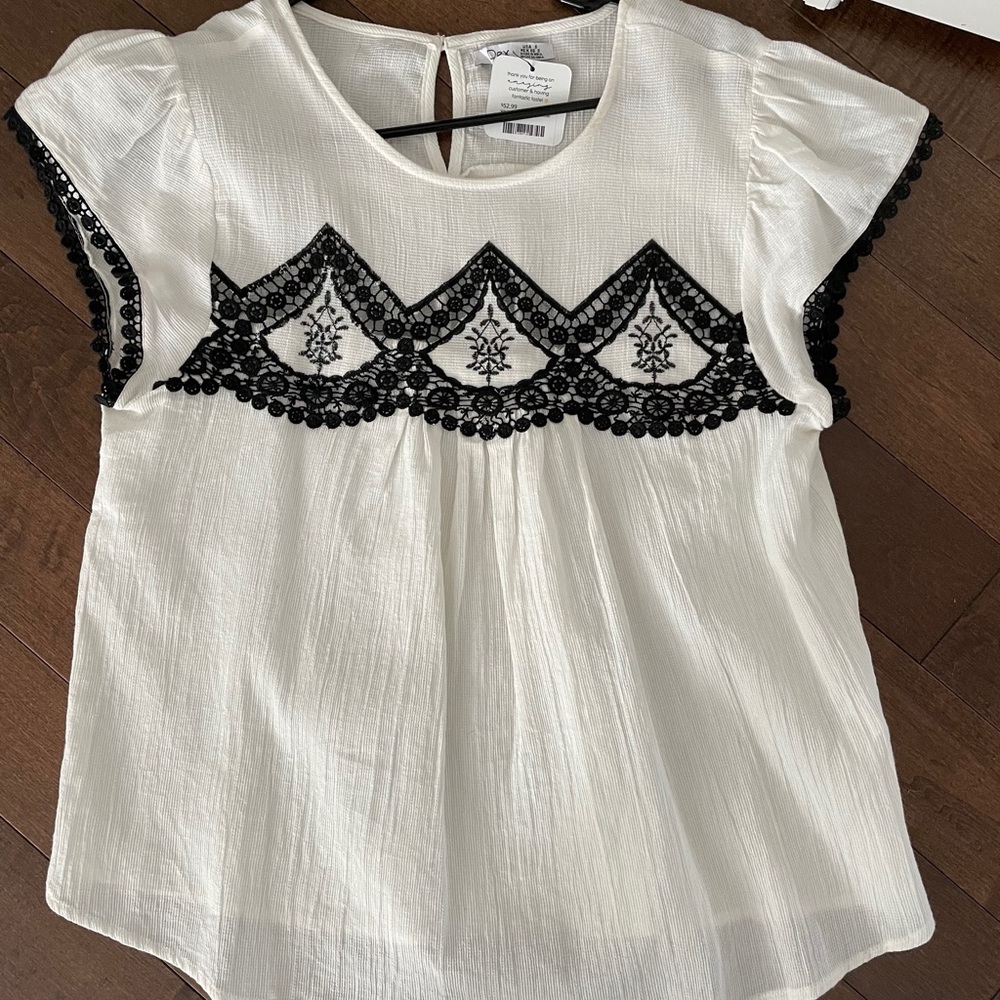 NWT white with black cotton outlining babydoll shirt